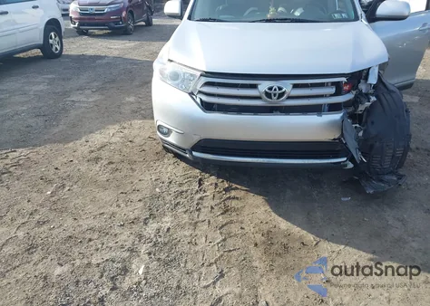2011 Toyota Highlander Base V6 z USA, uszkodzony, nr VIN 5TDBK3EH1BS087491